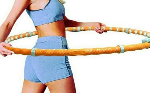 Ejercicios con el aro para adelgazar en abdomen y caderas.